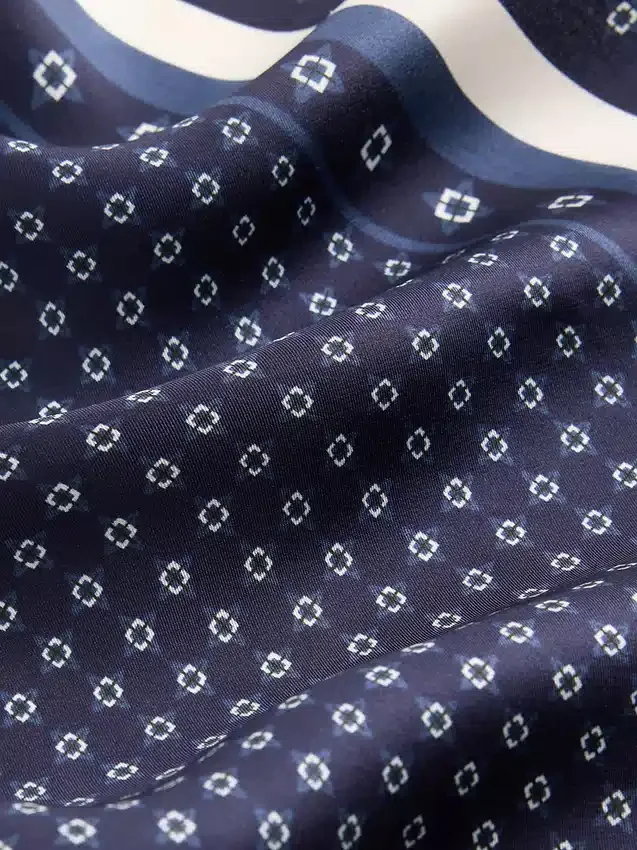 100 % silke, oversized trekantet bandana-skjerf