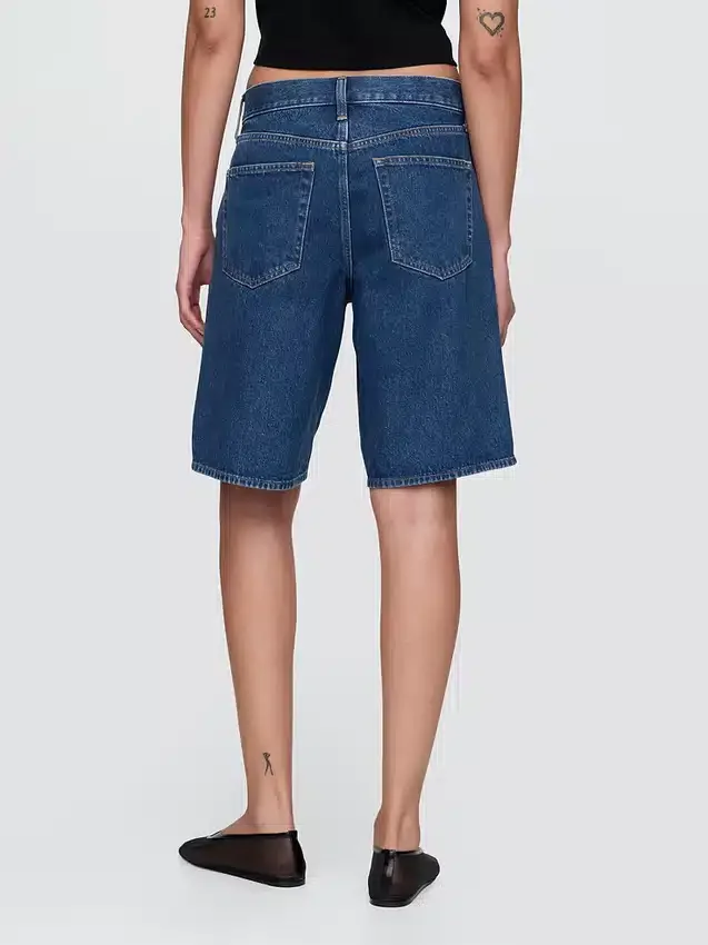 11" langmodell denimshorts med middels høy midje