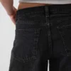 11" langmodell denimshorts med middels høy midje