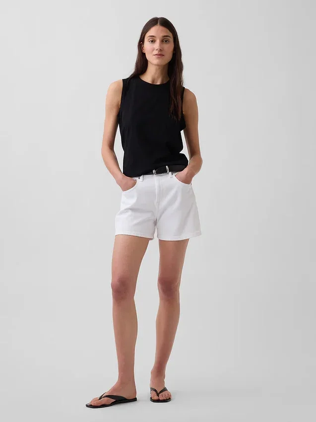3,5" høy midje, avslappede, rette denimshorts