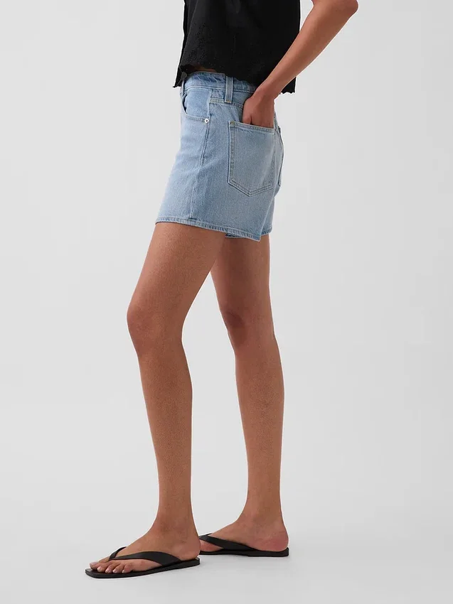 3,5" høy midje, avslappede, rette denimshorts
