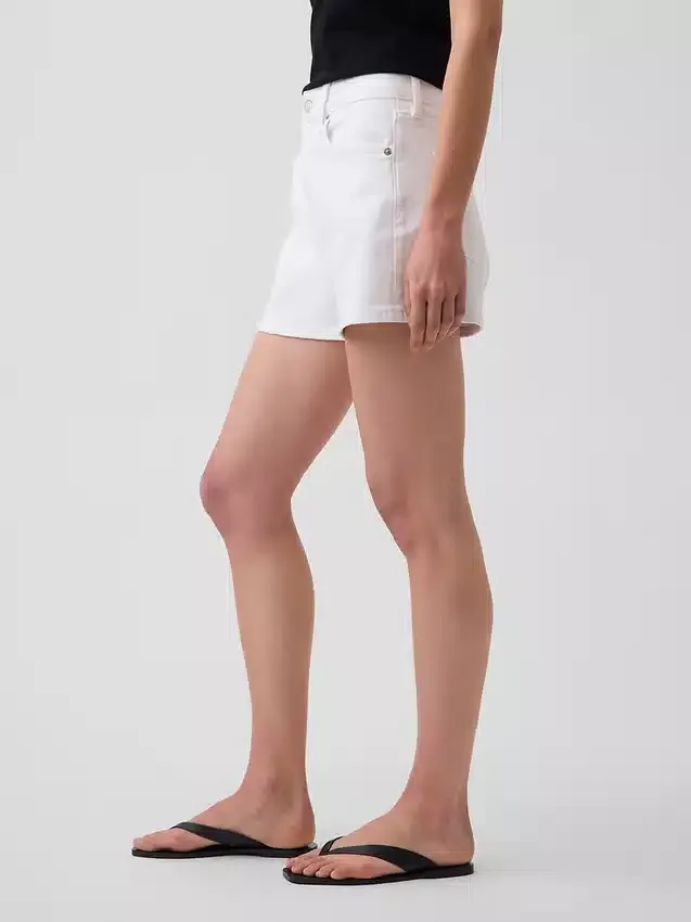 3,5" høy midje, avslappede, rette denimshorts