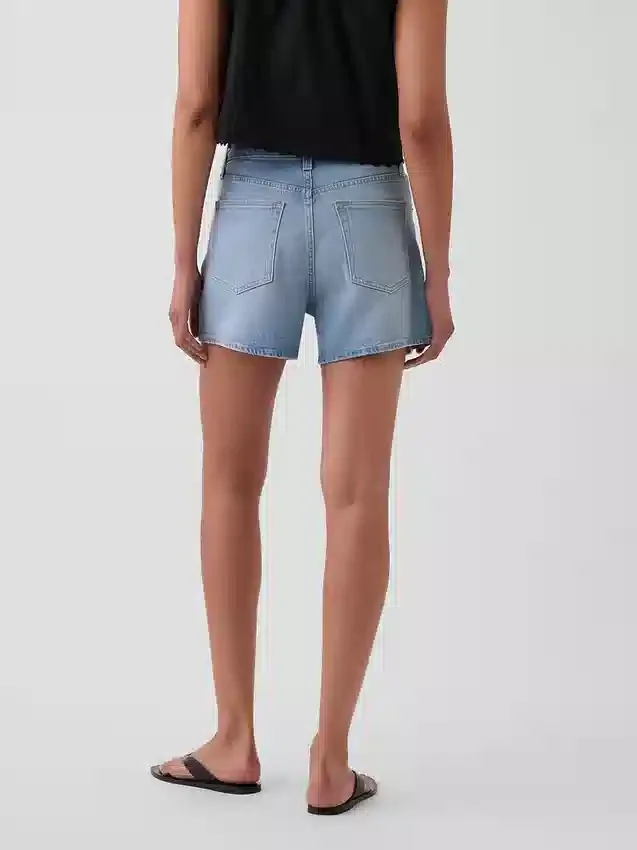 3,5" høy midje, avslappede, rette denimshorts