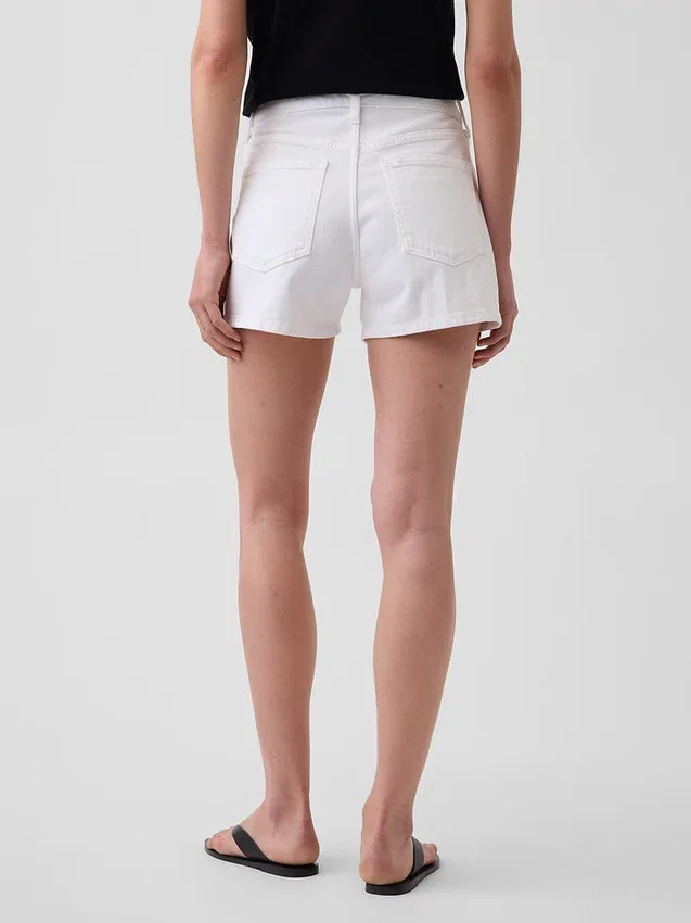 3,5" høy midje, avslappede, rette denimshorts