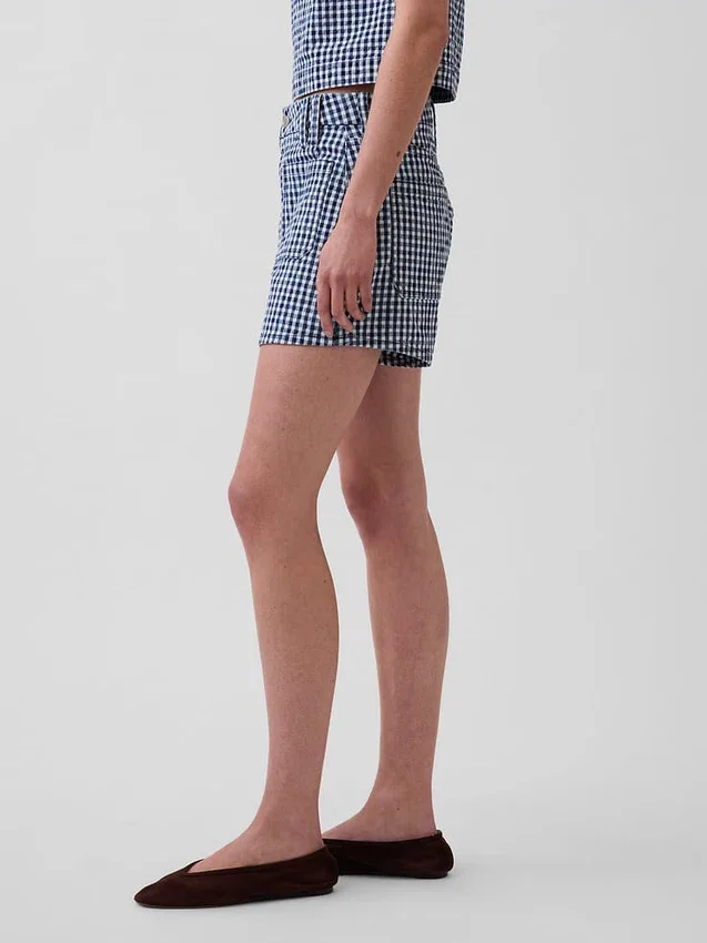 3,5" høye, avslappede, rette denimshorts i gingham-mønster