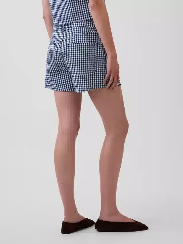 3,5" høye, avslappede, rette denimshorts i gingham-mønster