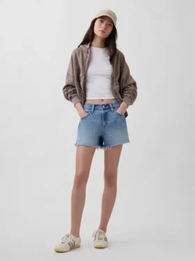 4" midje, ultramyke, avslappede Shorts med avkuttet kant