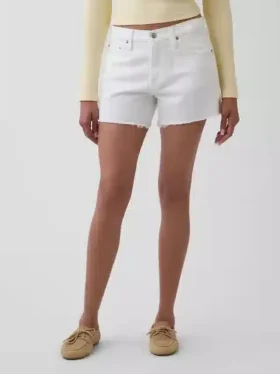 4″ midje, ultramyke, avslappede Shorts med avkuttet kant