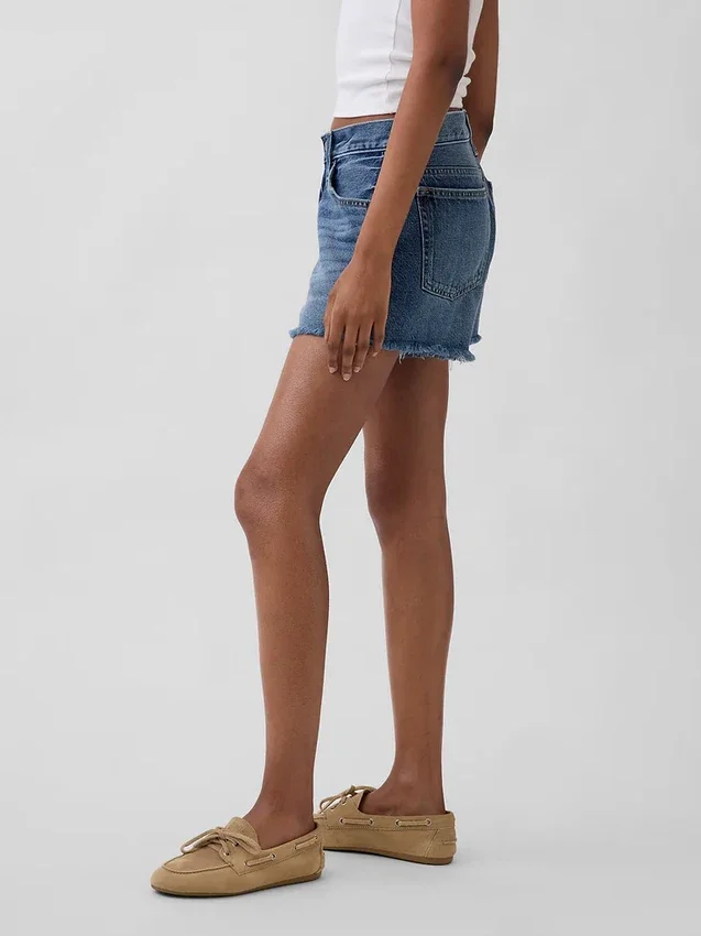 4" midje, ultramyke, avslappede Shorts med avkuttet kant