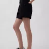 4" midje, ultramyke, avslappede Shorts med avkuttet kant