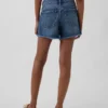 4" midje, ultramyke, avslappede Shorts med avkuttet kant