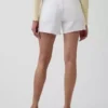 4" midje, ultramyke, avslappede Shorts med avkuttet kant