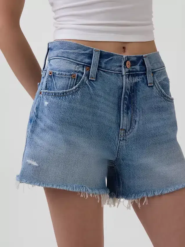 4" midje, ultramyke, avslappede Shorts med avkuttet kant