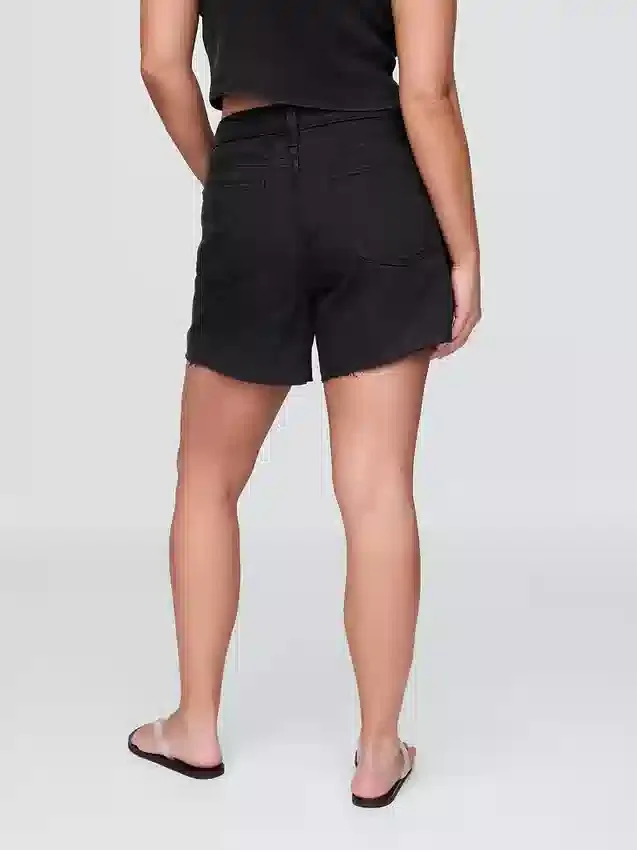 4" midje, ultramyke, avslappede Shorts med avkuttet kant
