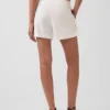 4" Shorts i linblanding med middels høy midje