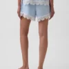 4" Shorts i linblanding med midjehøyde og blonderkant