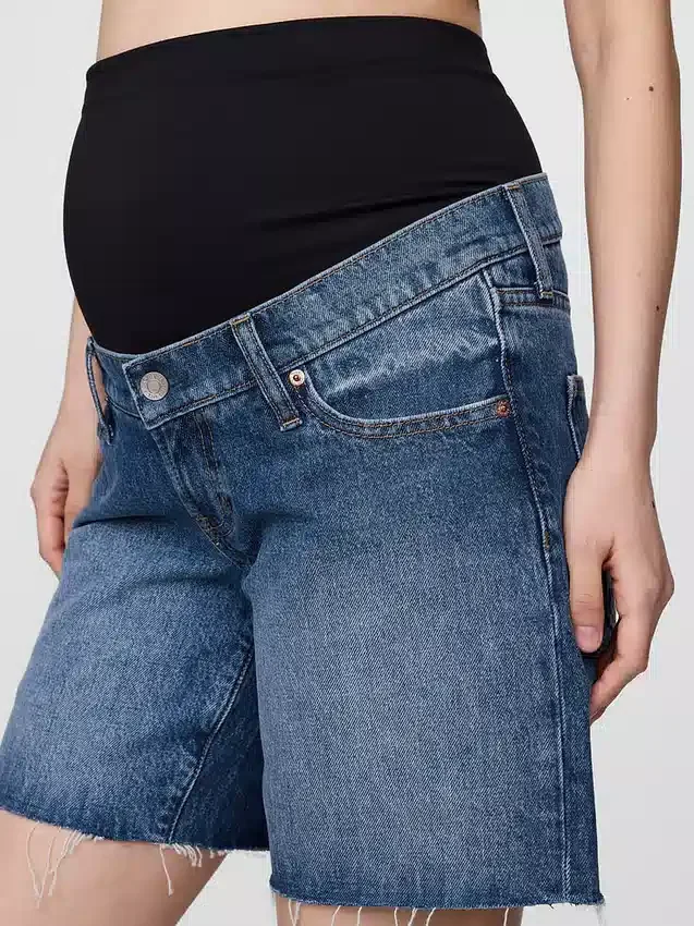 7" Mammaklær-shorts i denim med hel front