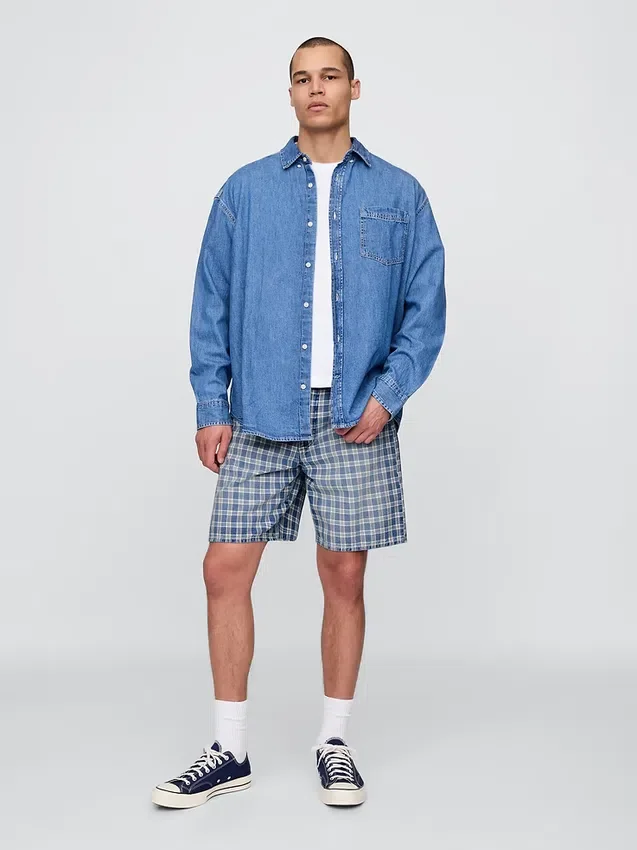 90-talls-inspirerte, løse denimshorts med rutemønster