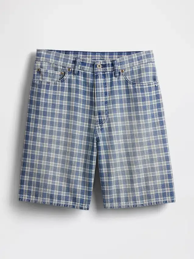 90-talls-inspirerte, løse denimshorts med rutemønster