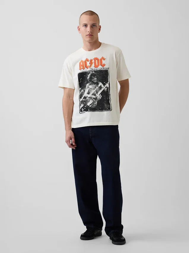 AC/DC T-skjorte med grafisk trykk i avslappet passform
