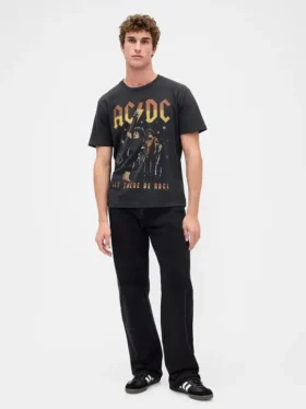 AC/DC T-skjorte med grafisk trykk i avslappet passform