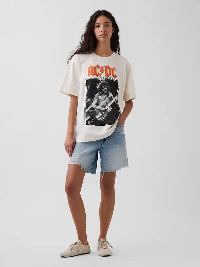 AC/DC T-skjorte med grafisk trykk i avslappet passform
