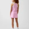 Aktivt skort-antrekk for barn