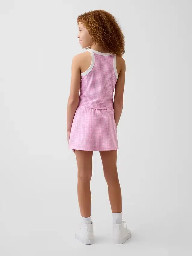 Aktivt skort-antrekk for barn