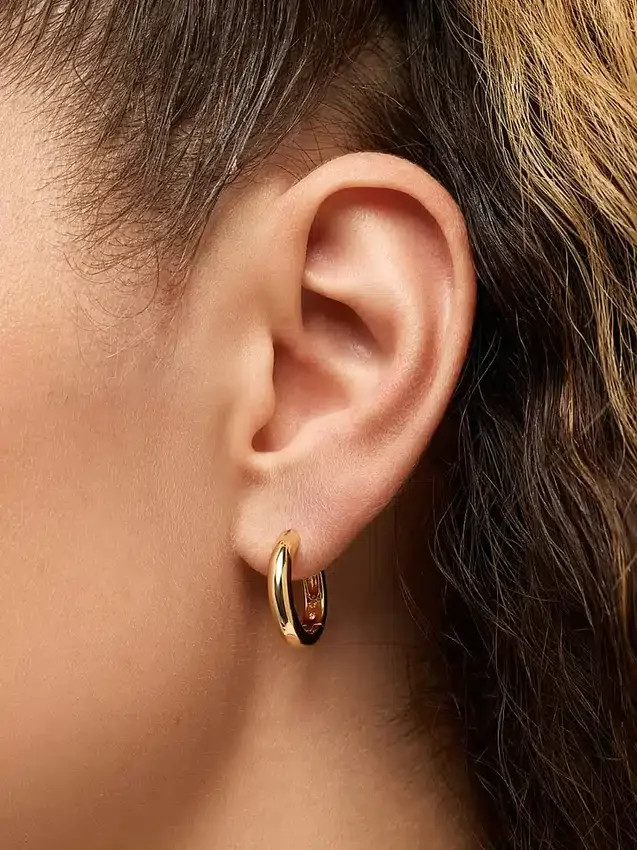 Ana Luisa Giulia mellomstore hoop-øreringer
