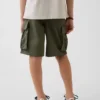 Avslappede, enkle cargoshorts for barn