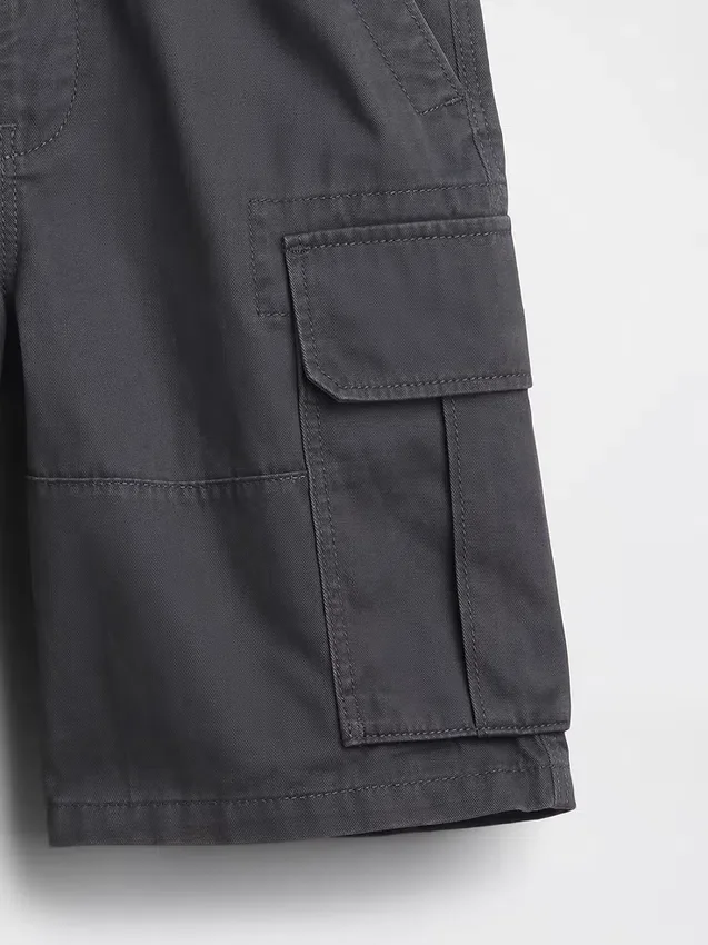 Avslappede, enkle cargoshorts for barn