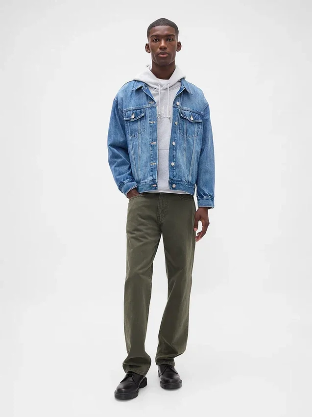 Avslappede, rette jeans