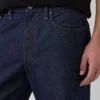 Avslappede, rette jeans