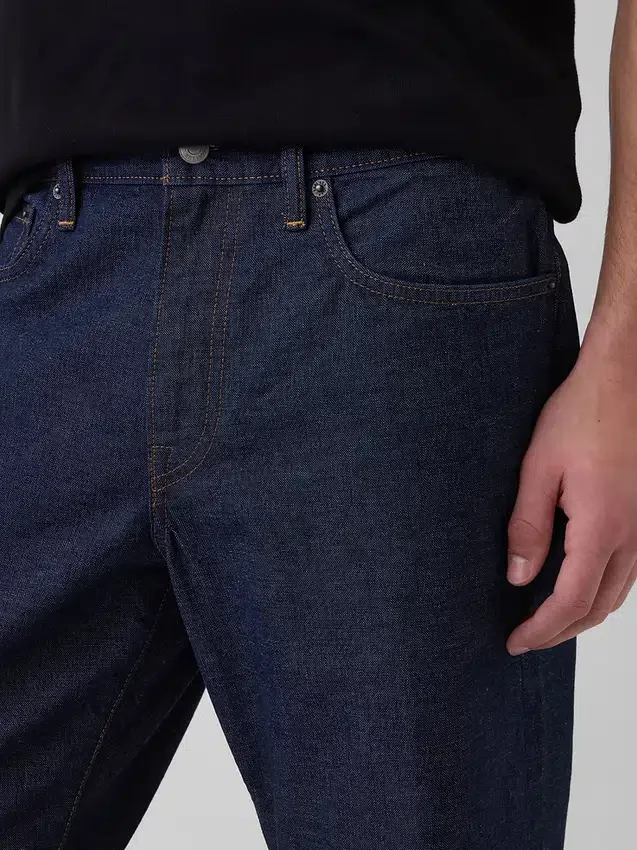 Avslappede, rette jeans
