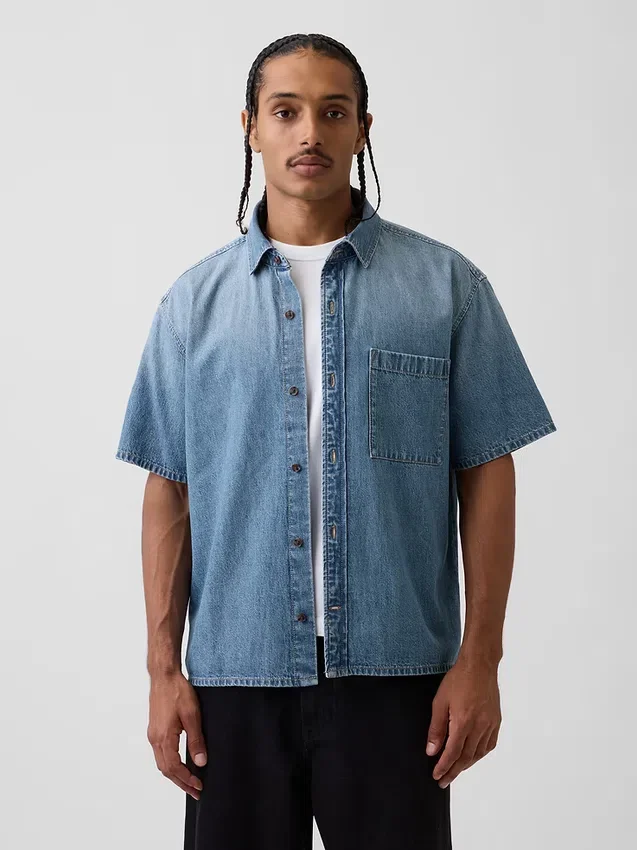 Avslappet denimskjorte