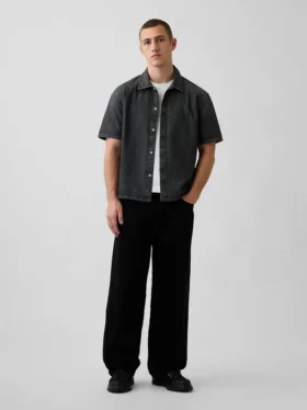 Avslappet denimskjorte
