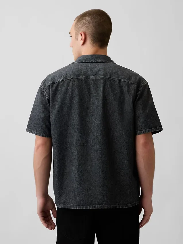 Avslappet denimskjorte