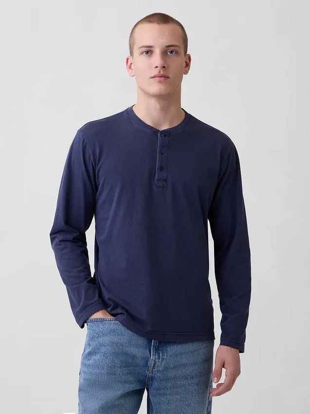 Avslappet Henley-T-skjorte
