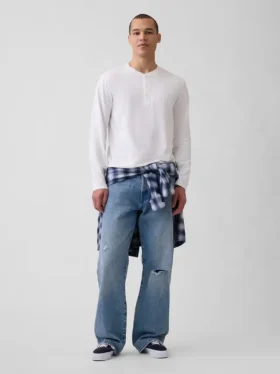 Avslappet Henley-T-skjorte