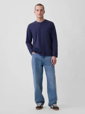 Avslappet Henley-T-skjorte