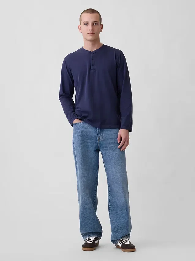 Avslappet Henley-T-skjorte