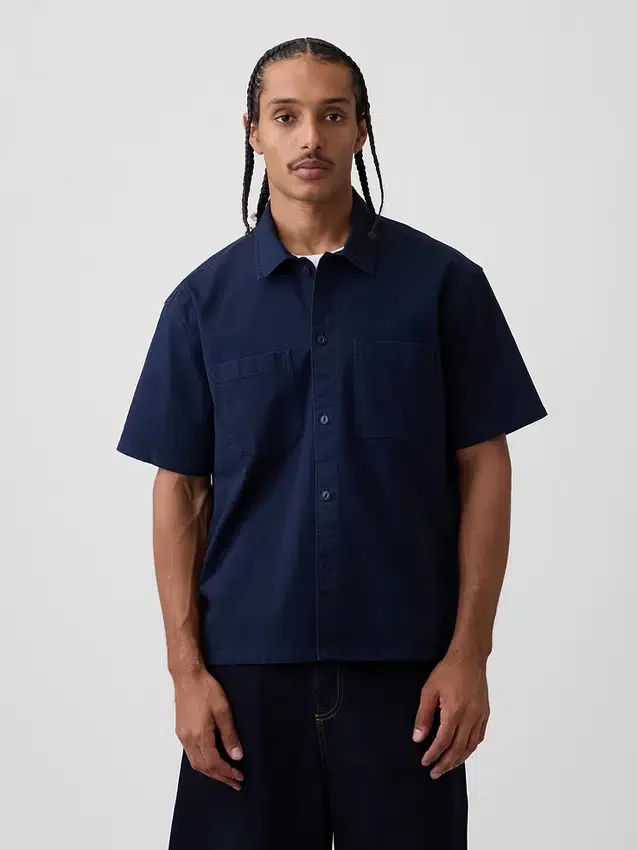 Avslappet utility-skjorte med rett kant
