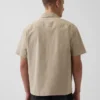 Avslappet utility-skjorte med rett kant