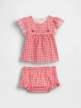 Baby-antrekk i gingham med hullmønster