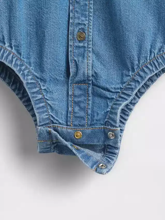 Baby-body i denim med knapper