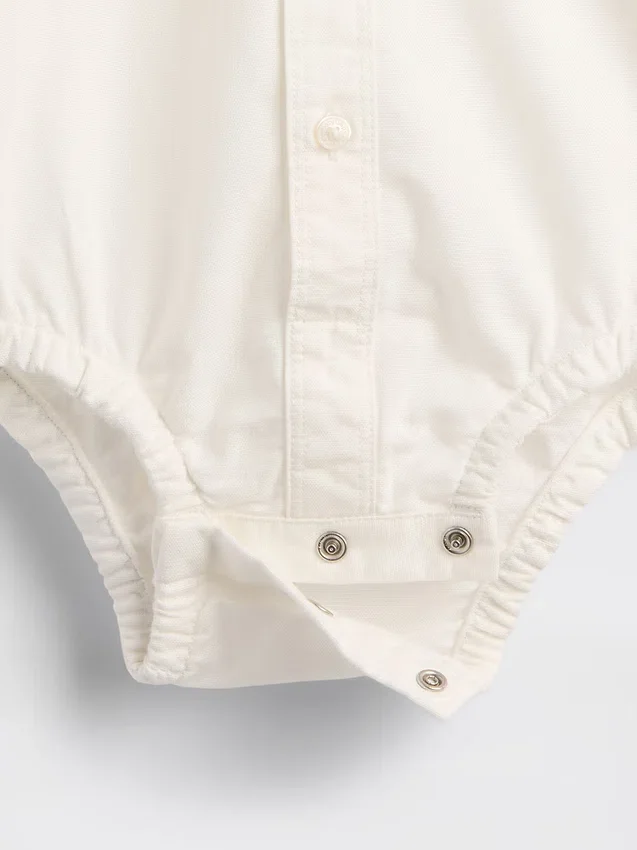 Baby-body i Oxford-stoff