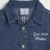 Baby-denim-heldrakt i ett stykke med Gap Logo