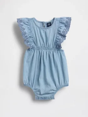 Baby-denimheldrakt med hullmønster