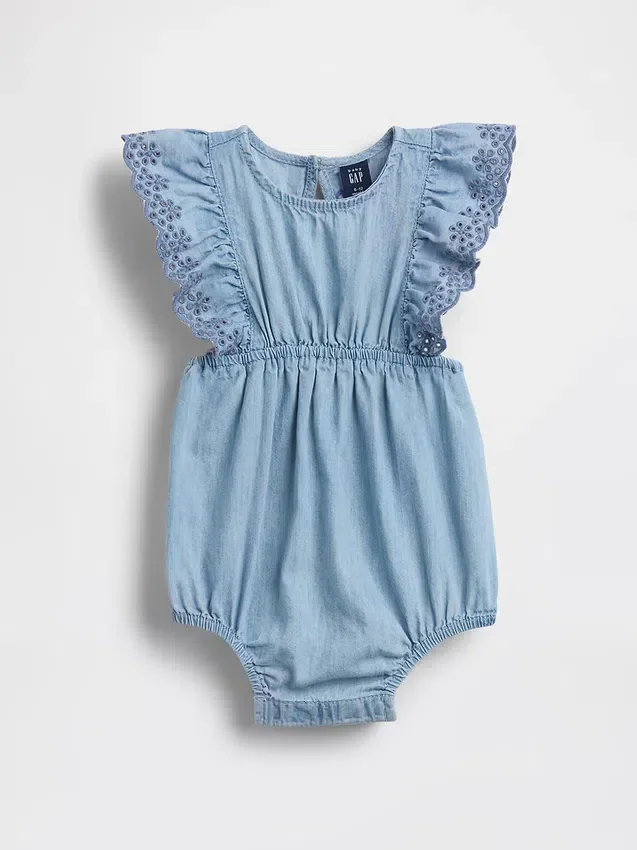 Baby-denimheldrakt med hullmønster