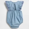 Baby-denimheldrakt med hullmønster